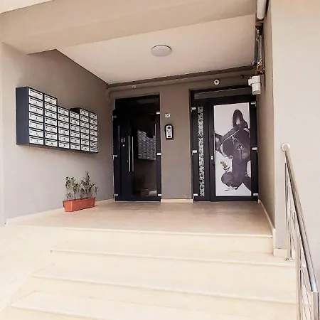 Апартаменты Nina Нэводари